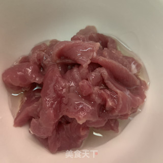 黄瓜炒瘦肉步骤2