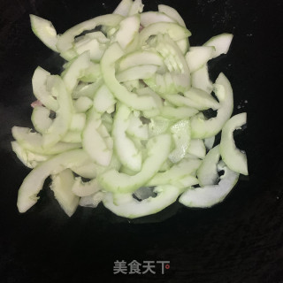 黄瓜炒瘦肉步骤5