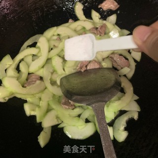 黄瓜炒瘦肉步骤6