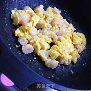 番茄炒虾仁滑蛋步骤6