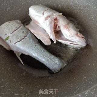 家常烧鲈鱼步骤1