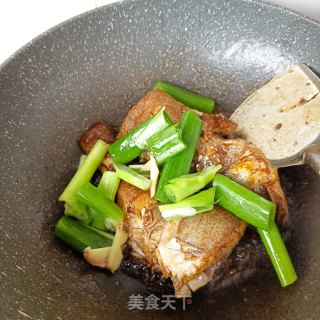 家常烧鲈鱼步骤9