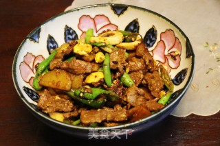 牛肉土豆炒尖椒步骤4