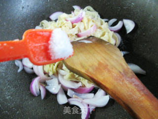 洋葱炒豆腐皮步骤5
