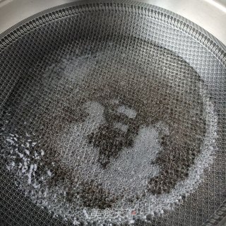 麻辣肠炒香椿步骤3