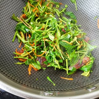 麻辣肠炒香椿步骤14