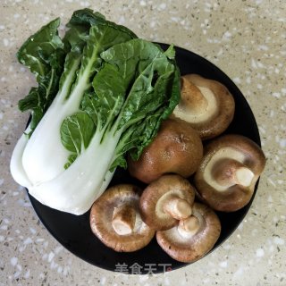 奶白菜炒蘑菇步骤1