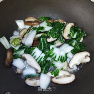 奶白菜炒蘑菇步骤8