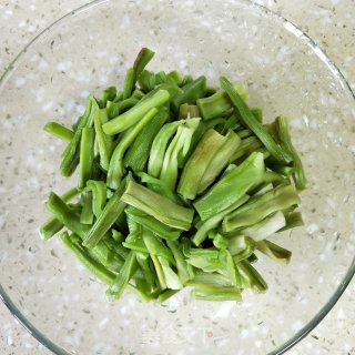 贡菜炒核桃步骤5