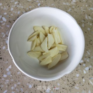 贡菜炒核桃步骤6