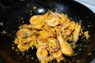 避风塘酥脆虾步骤10