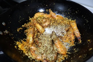 避风塘酥脆虾步骤11