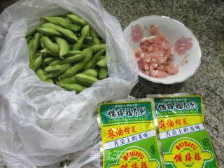 肉丝榨菜丝炒毛豆步骤1