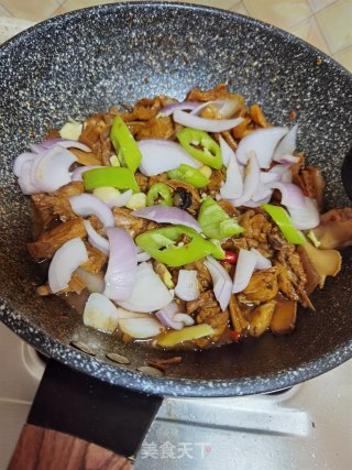 笋干焖鸡步骤16