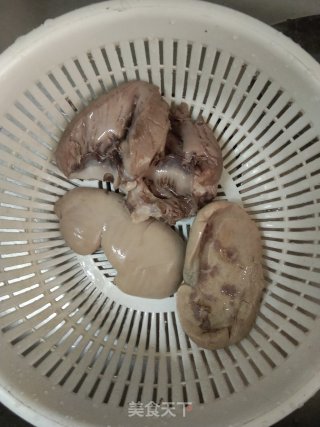 尖椒爆炒猪内脏步骤4