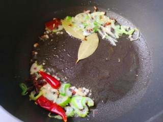 酱炒鸡块步骤4