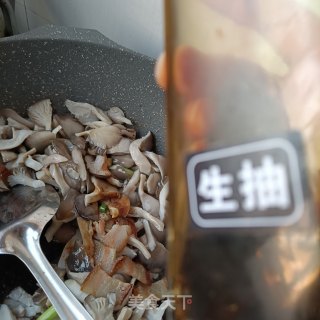 腊肉炒平菇步骤10