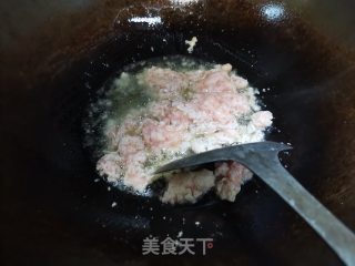 肉末榨菜炒红辣椒步骤2