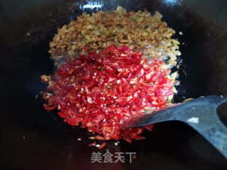 肉末榨菜炒红辣椒步骤7