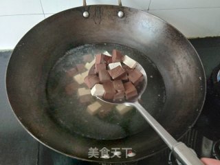 麻辣猪血豆腐步骤3