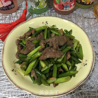 牛柳炒蒜苔步骤8