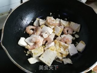 红烧豆腐虾仁步骤4