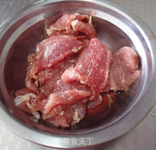 清淡美食——荔枝咕咾肉步骤1