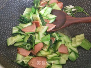黄瓜菠菜炒鸡蛋步骤4