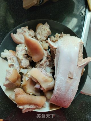 电饭煲卤猪脚步骤4