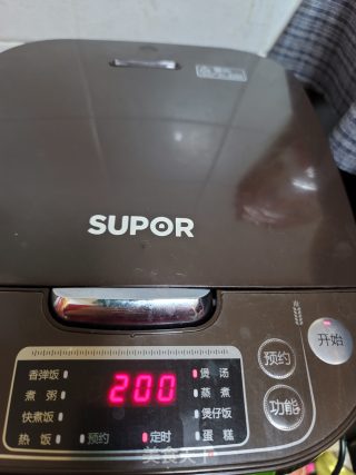 电饭煲卤猪脚步骤6