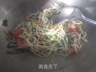 西红柿炒豆芽步骤3