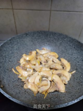 姜葱炒脆鲩鱼步骤6