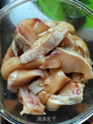 姜葱炒脆鲩鱼步骤3