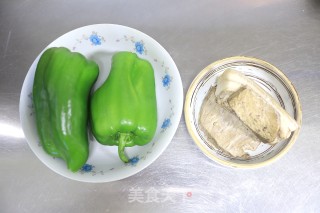 回锅肉炒青椒步骤1