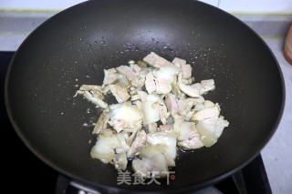 回锅肉炒青椒步骤3