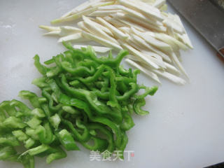 肉丝青椒炒茭白步骤3