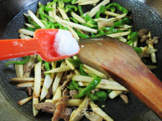 肉丝青椒炒茭白步骤8