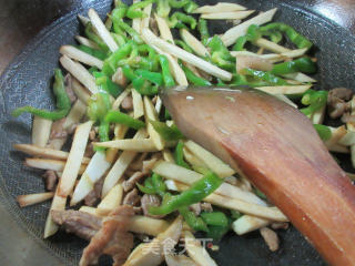 肉丝青椒炒茭白步骤7