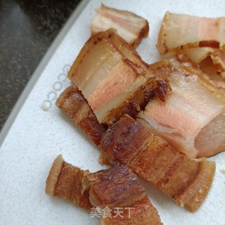 芹菜胡萝卜炒腊肉步骤4