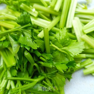 芹菜胡萝卜炒腊肉步骤6