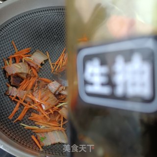 芹菜胡萝卜炒腊肉步骤12