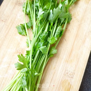 肉糜芹菜胡萝卜焖菜步骤1