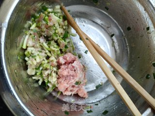 肉糜芹菜胡萝卜焖菜步骤3