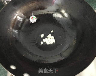 豌豆木耳炒胡萝卜步骤6