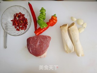 酱辣杏鲍菇牛肉粒❗️开胃下饭真过瘾步骤2