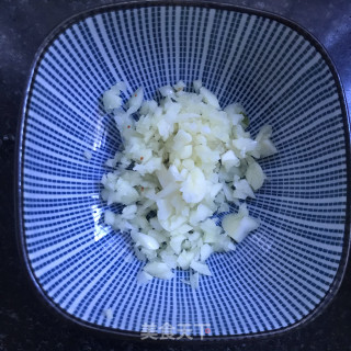 蒜头油炒茼蒿步骤3