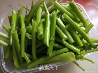 酸辣空心菜梗步骤1