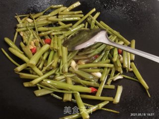 酸辣空心菜梗步骤7