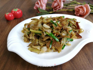 腊肉炒栀子花步骤7