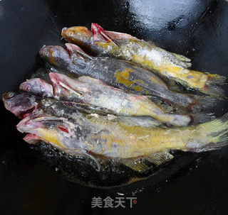 嘎鱼烧豆腐步骤2